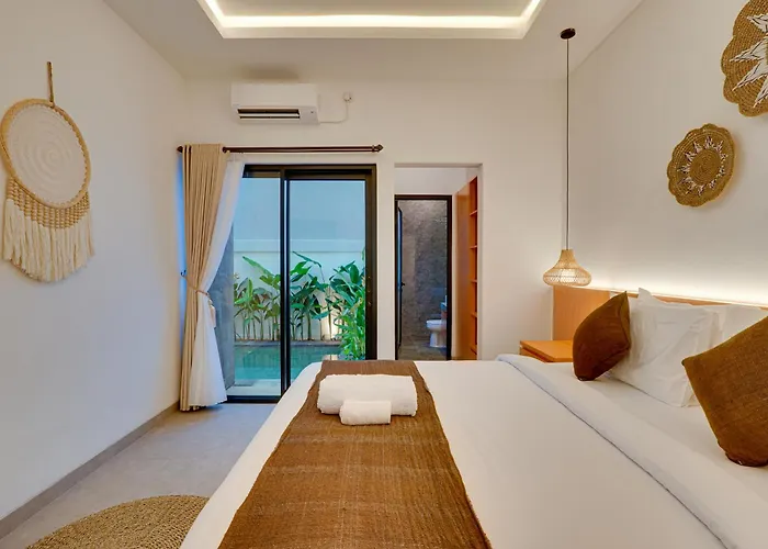 Sea View 3br Omara With Private Pool In *