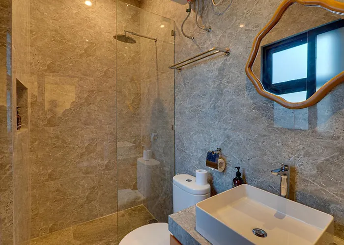 Sea View 3br Omara With Private Pool In