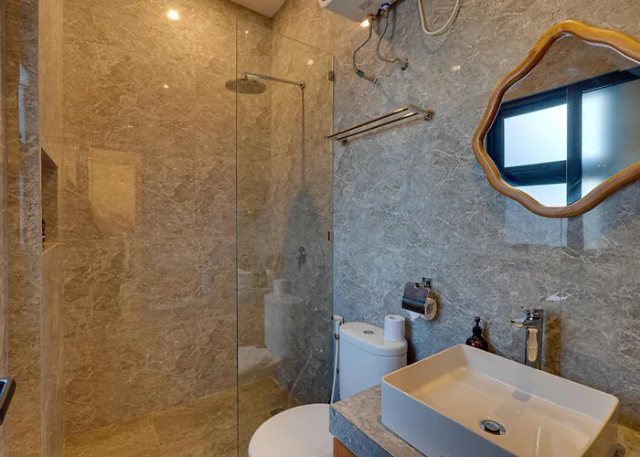 Sea View 3br Omara With Private Pool In *